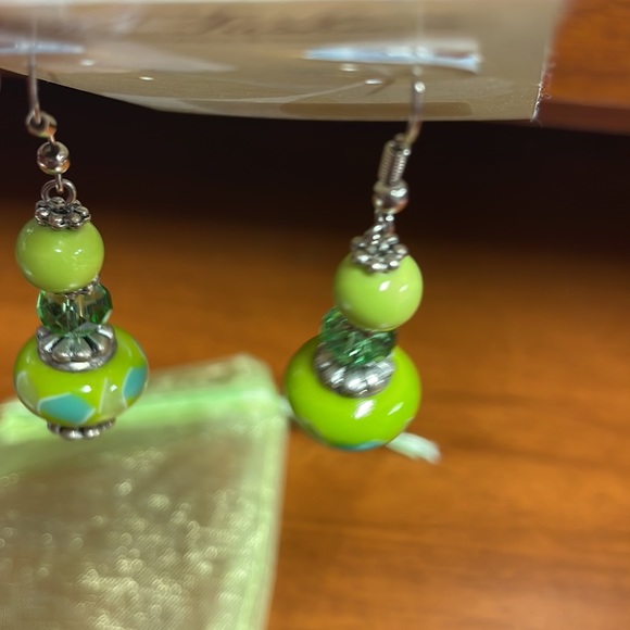 Beaded Earrings & Bracelet bundle - Picture 6 of 13